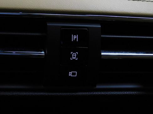 Used 2021 Lincoln Corsair Reserve image 47