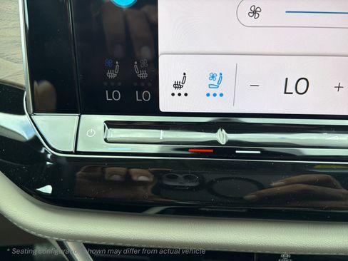 New 2026 Volkswagen Atlas SE image 25