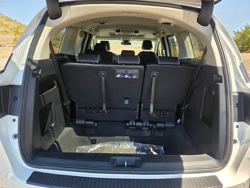 New 2026 Honda Odyssey Touring image 13