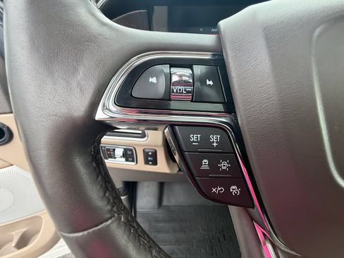 Used 2022 Lincoln Navigator Reserve AWD/4WD image 17