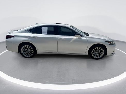 Used 2024 Lexus ES 300h Ultra Luxury w/ Accessory Package (Z2) FWD image 5