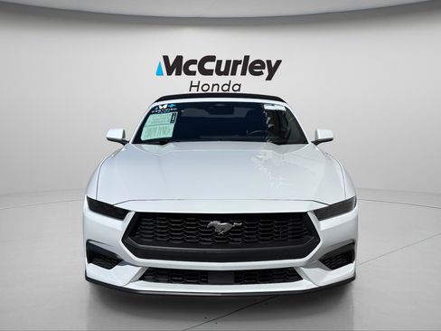 Used 2025 Ford Mustang Premium RWD image 8