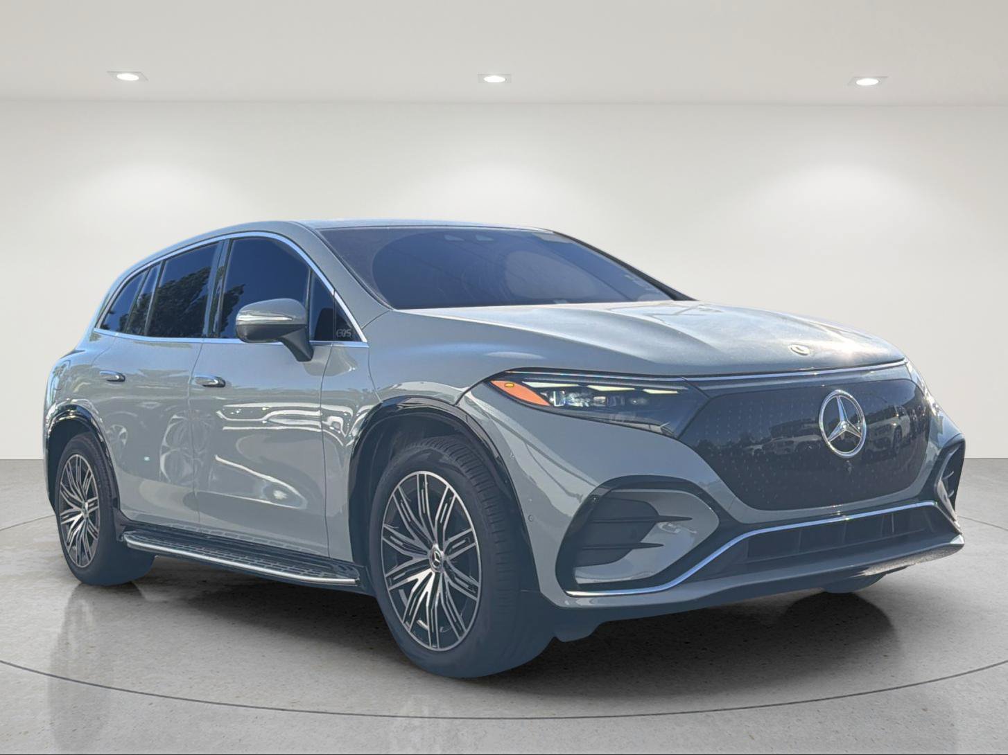 Used 2023 Mercedes-Benz EQS 580 4MATIC SUV image 6