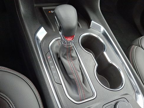 Used 2023 Chevrolet Traverse RS image 16