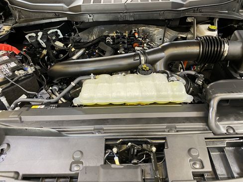 Used 2025 Ford F150 Lariat w/ Equipment Group 501A Mid image 10