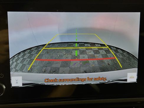 Used 2025 Toyota Camry SE image 28