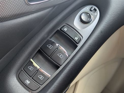 Used 2015 INFINITI Q50 Premium w/ Navigation Package RWD image 25