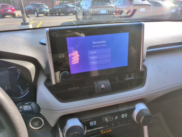 Used 2025 Toyota RAV4 XLE AWD/4WD image 19