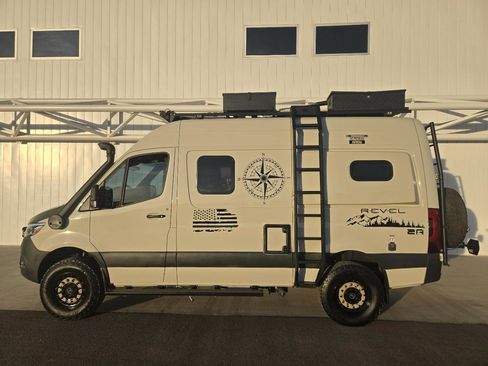 Used 2020 Mercedes-Benz Sprinter 2500 image 12