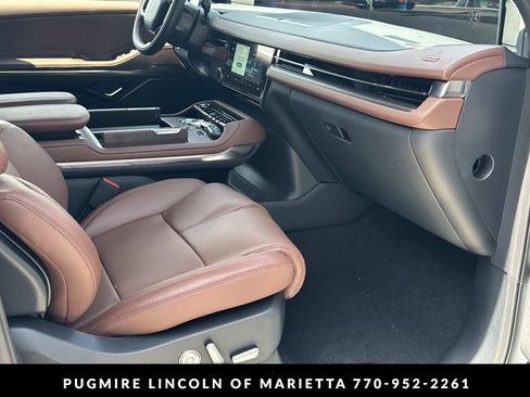 New 2026 Lincoln Navigator Reserve AWD/4WD image 12