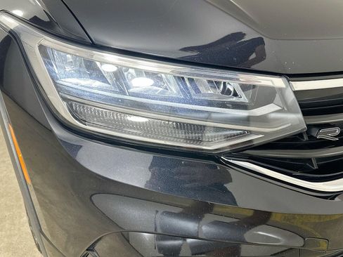 Used 2022 Volkswagen Tiguan SE R-Line AWD/4WD image 9
