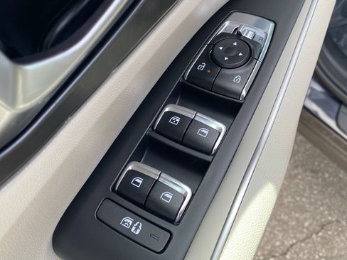 Used 2025 Kia Sorento S w/ Panoramic Sunroof Package FWD image 11