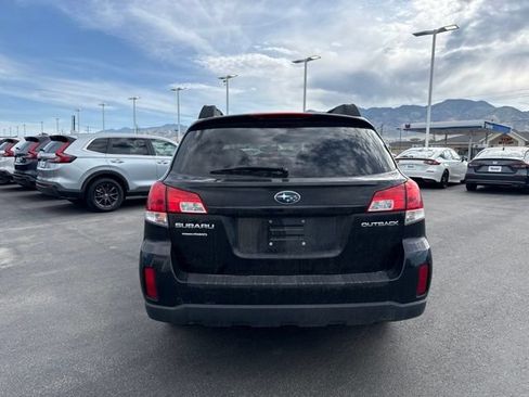 Used 2011 Subaru Outback 2.5i Premium AWD/4WD image 5
