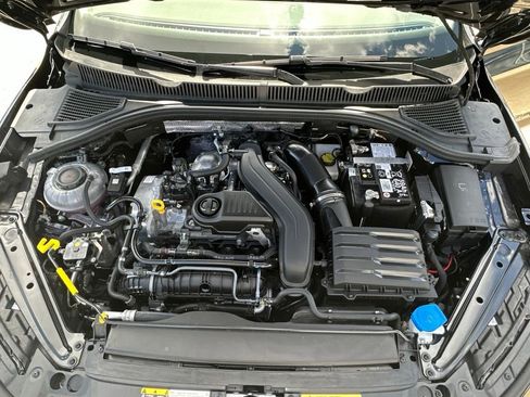 Used 2025 Volkswagen Jetta SEL FWD image 29