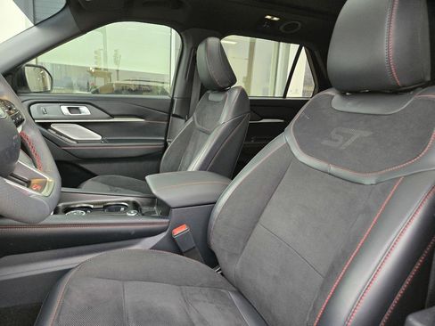 Used 2025 Ford Explorer ST w/ Sun And Sound Package image 30
