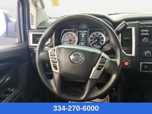 Used 2017 Nissan Titan S image 14