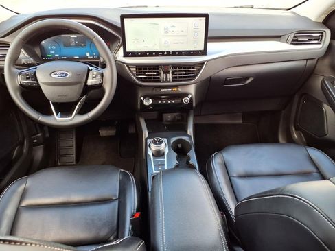 Used 2023 Ford Escape Platinum AWD/4WD image 17
