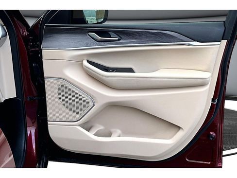 Used 2021 Jeep Grand Cherokee L Limited image 21