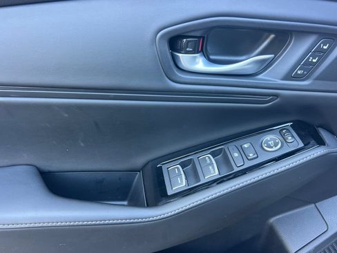 Used 2025 Honda Accord Touring image 11