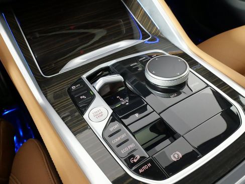 Used 2025 BMW X6 xDrive40i image 64