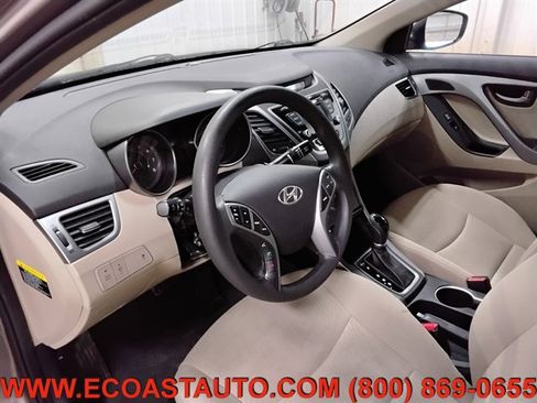 Used 2016 Hyundai Elantra SE w/ Option Group 02 image 11