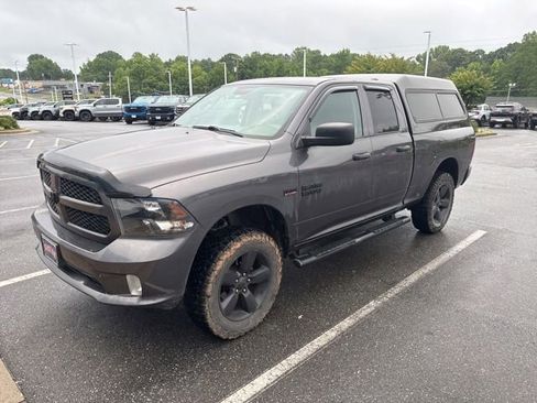 Used 2018 RAM 1500 Express w/ Express Value Package AWD/4WD image 3