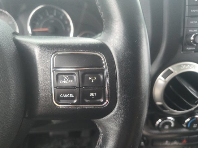 Used 2018 Jeep Wrangler Unlimited Sahara AWD/4WD image 30