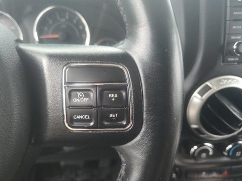 Used 2018 Jeep Wrangler Unlimited Sahara AWD/4WD image 30