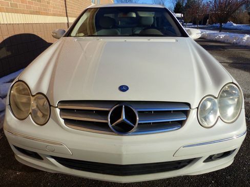 Used 2009 Mercedes-Benz CLK 350 Coupe image 11