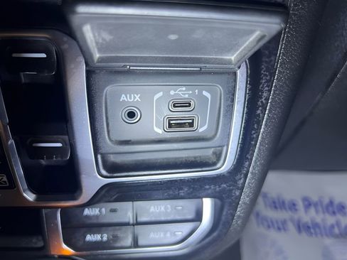 Used 2020 Jeep Gladiator Overland image 36