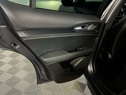 Used 2022 Alfa Romeo Stelvio Sprint image 27