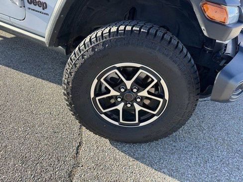 Certified 2024 Jeep Wrangler Unlimited Rubicon image 38