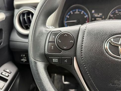 Used 2017 Toyota RAV4 LE w/ All Weather Liner Package AWD/4WD image 19