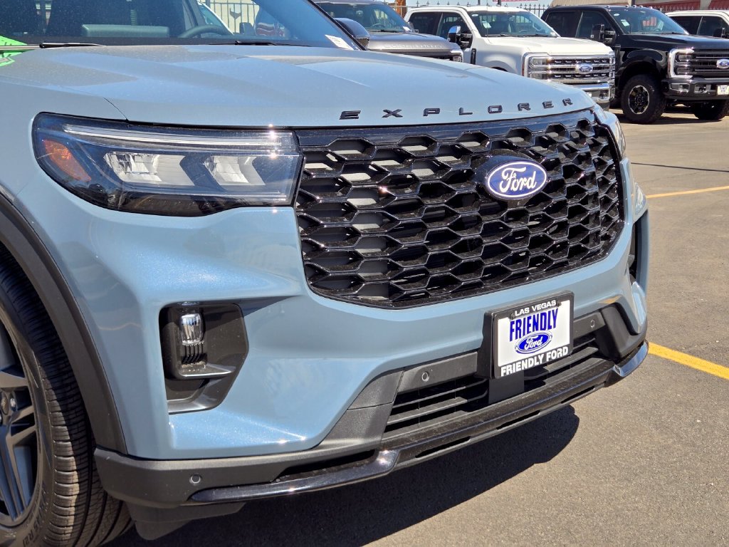 New 2027 Ford Explorer ST-Line w/ Premium Package RWD image 9