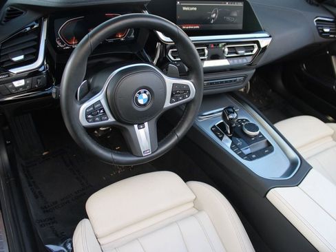 Used 2023 BMW Z4 sDrive30i w/ Premium Package image 4