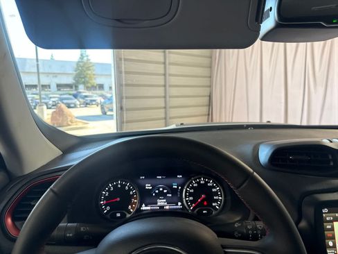 Used 2023 Jeep Renegade Trailhawk AWD/4WD image 26