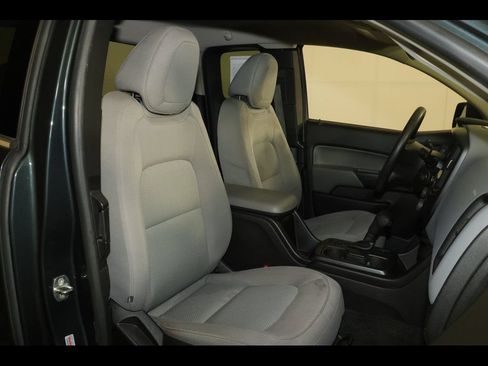Used 2018 Chevrolet Colorado W/T w/ WT Convenience Package RWD image 26
