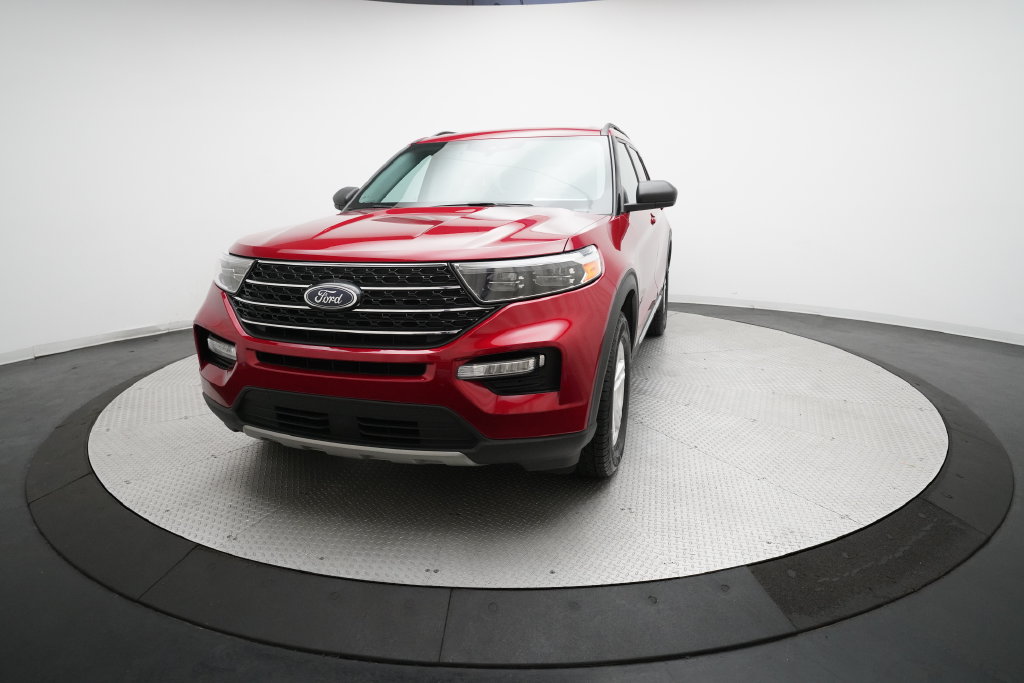 Certified 2023 Ford Explorer XLT w/ Equipment Group 202A AWD/4WD image 12