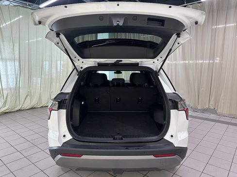 Certified 2025 Chevrolet Equinox LT FWD image 8