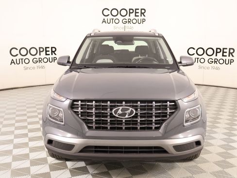 Used 2025 Hyundai Venue SEL FWD image 8