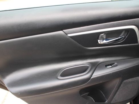 Used 2017 Nissan Altima 2.5 SV FWD image 15