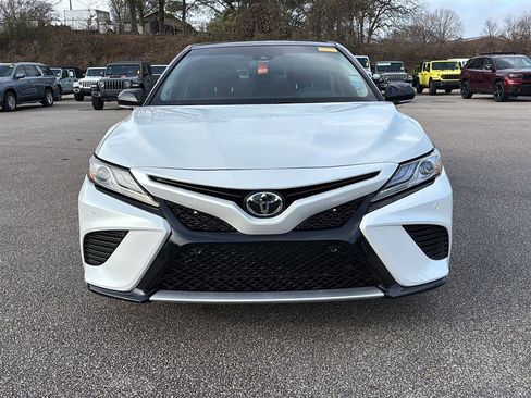 Used 2018 Toyota Camry XSE image 2