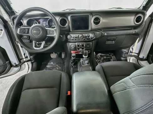 Used 2023 Jeep Wrangler Unlimited Rubicon 4xe AWD/4WD image 15