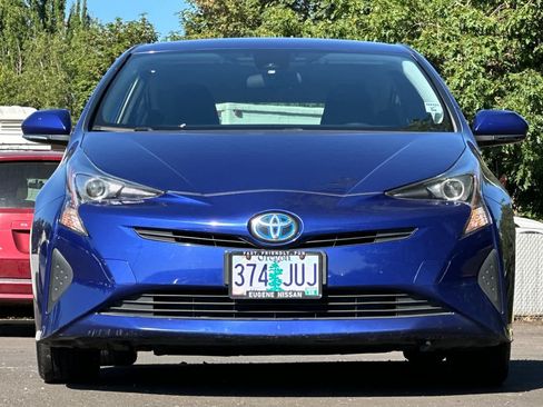 Used 2017 Toyota Prius Two FWD image 10