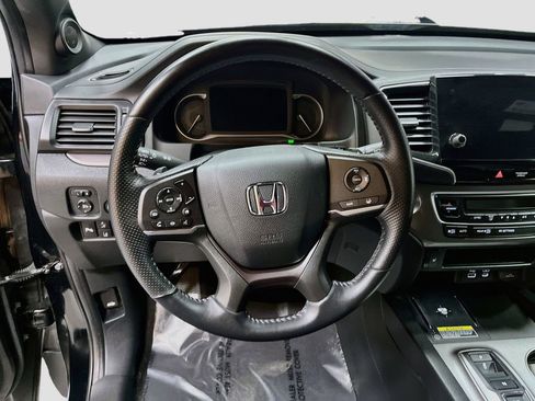 Used 2024 Honda Passport EX-L image 11