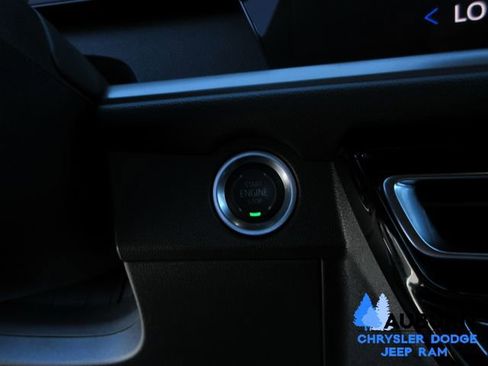 Used 2025 Chevrolet Traverse LT w/ Midnight/Sport Edition image 20