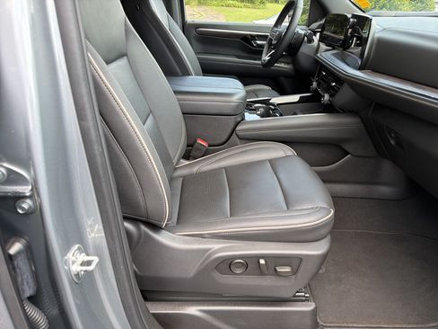 Used 2025 Chevrolet Tahoe Premier AWD/4WD image 13