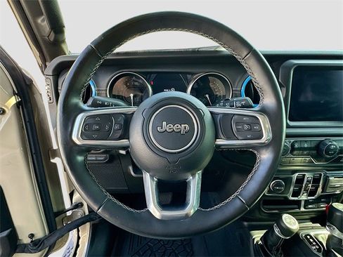 Used 2022 Jeep Wrangler Unlimited Sahara w/ Cold Weather Group image 11