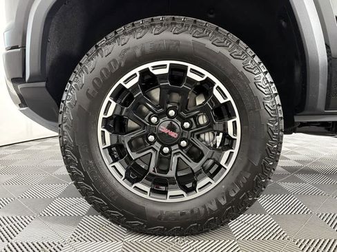 New 2026 GMC Canyon AT4 w/ AT4 Premium Package image 19