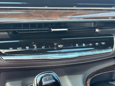 Used 2022 Cadillac Escalade Sport Platinum w/ Heavy-Duty Trailer Package AWD/4WD image 21